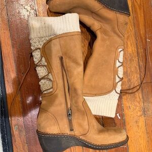 Women's Ugg PlatformTan Boots with Cream sweater Accents, 8